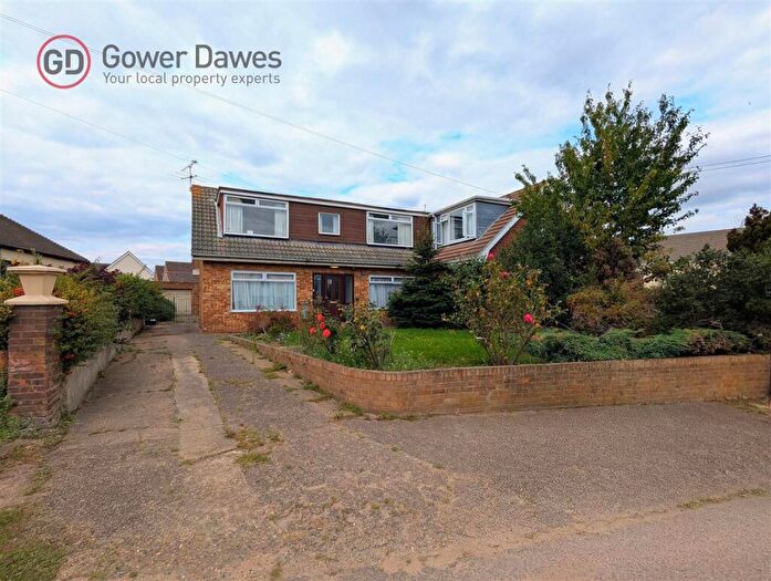 4 Bedroom Semi-Detached House For Sale In Sandy Lane, Chadwell St.Mary, RM16