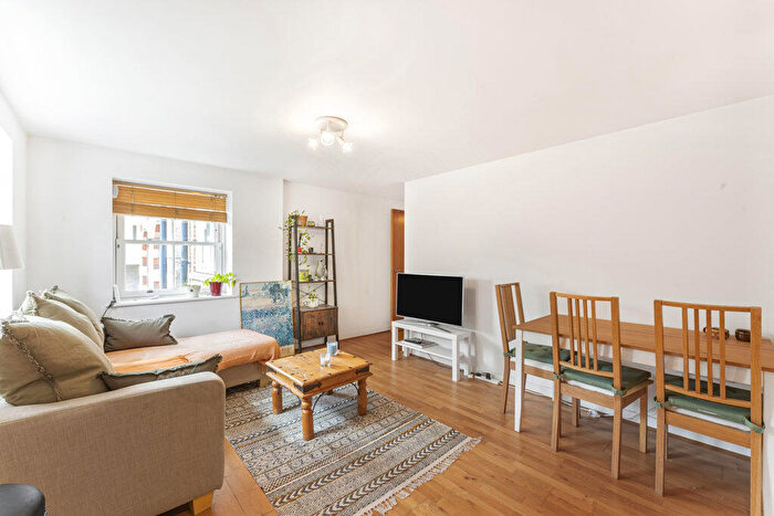 2 Bedroom Apartment To Rent In Shepperton Road, London, N1