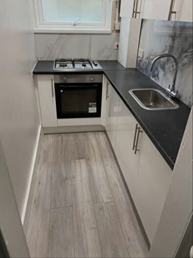 Studio To Rent In The Limes Avenue, London, N11