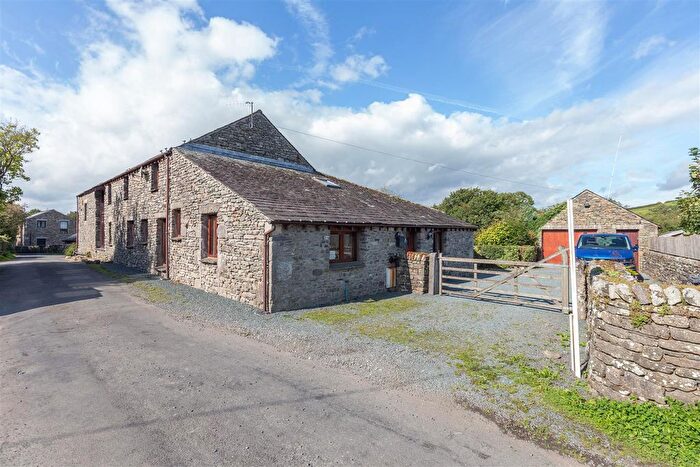 5 Bedroom Barn Conversion For Sale In Crooklands, Milnthorpe, LA7