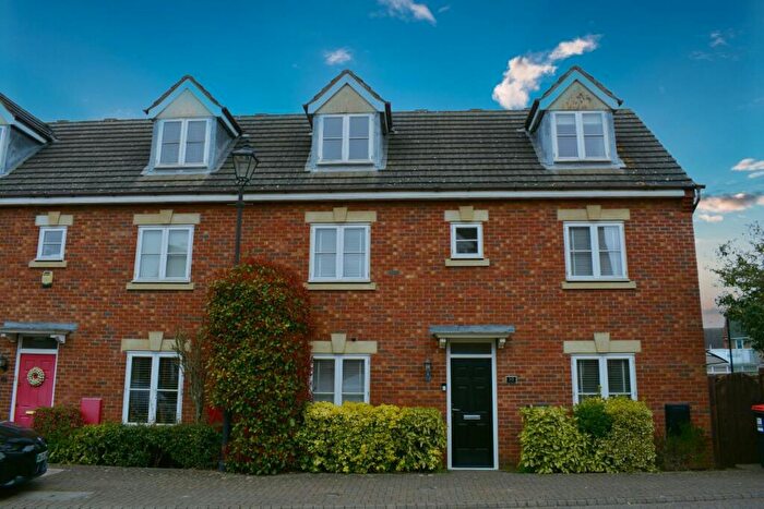 4 Bedroom Town House To Rent In Hillbeck Grove, Middleton, Milton Keynes, MK10