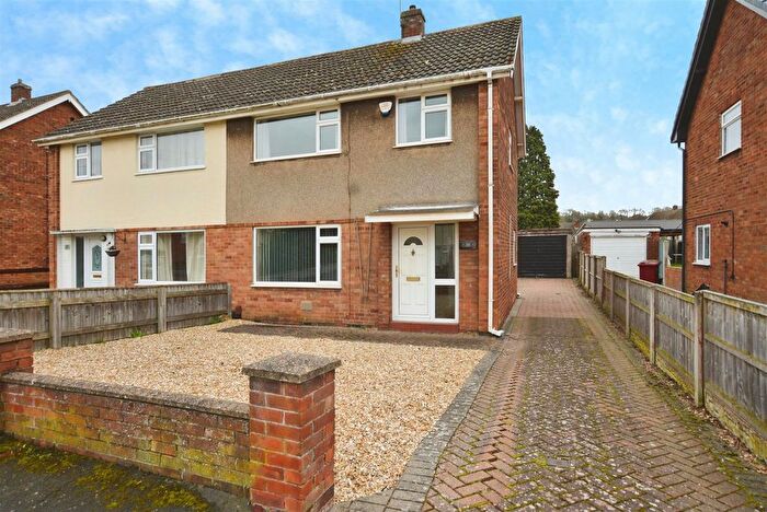3 Bedroom Semi Detached House For Sale In Fairfield Road, Scunthorpe, DN15