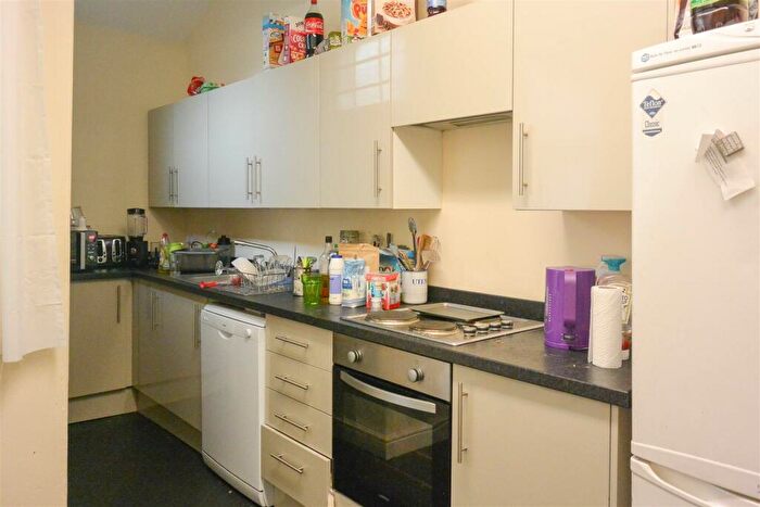 7 Bedroom House To Rent In Richmond Mount, LS6