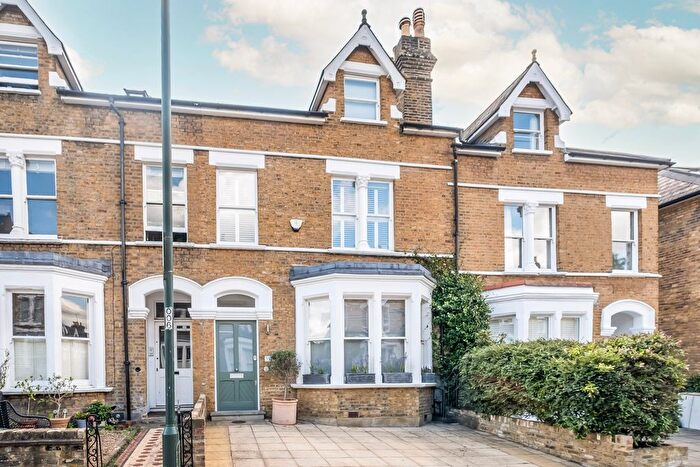 4 Bedroom Detached House For Sale In Halford Road, Richmond, TW10