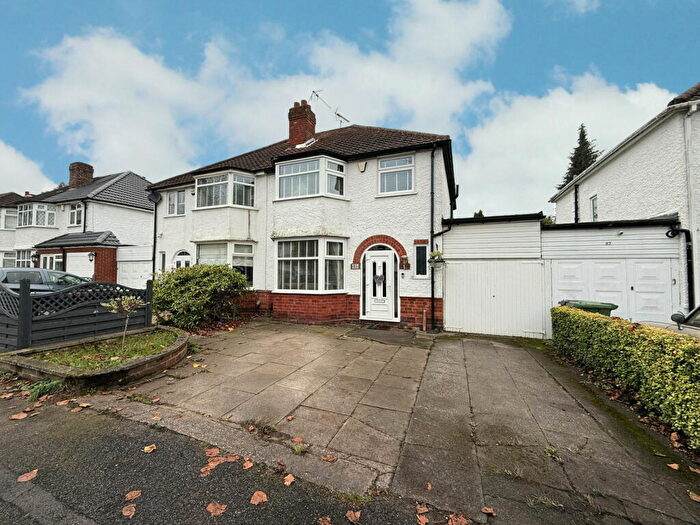 3 Bedroom Semi-Detached House For Sale In Stanway Road, Shirley, B90
