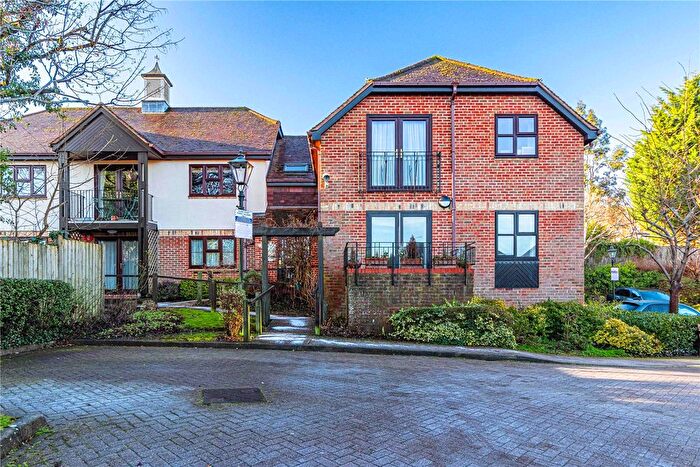 2 Bedroom Flat For Sale In Watling Street, Radlett, Hertfordshire, WD7