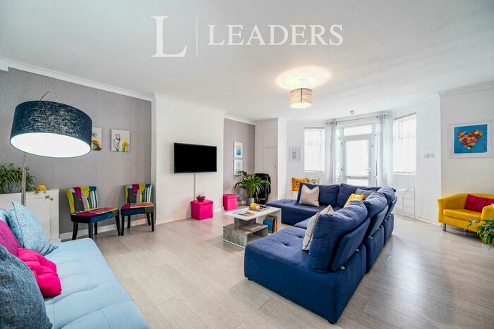 3 Bedroom Apartment To Rent In Clarence Parade, Southsea, PO5