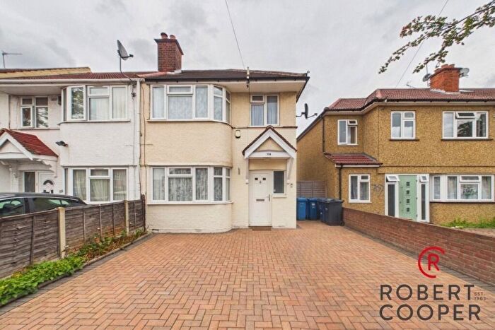 3 Bedroom End Of Terrace House For Sale In Field End Road, Ruislip, HA4