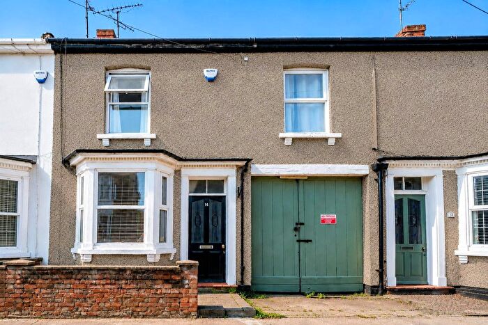 2 Bedroom End Of Terrace House For Sale In Regent Street, Leighton Buzzard, Bedfordshire, LU7