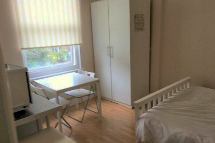 1 Bedroom Flat To Rent In Oxberry Avenue, London, SW6