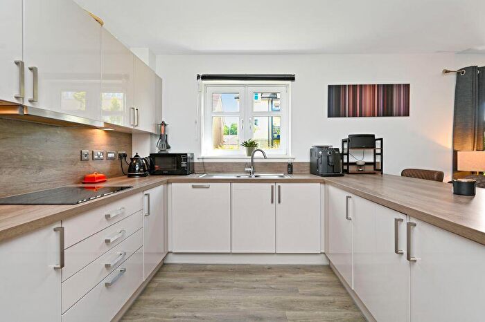 2 Bedroom Flat For Sale In / Byrne Crescent, Balerno, EH14