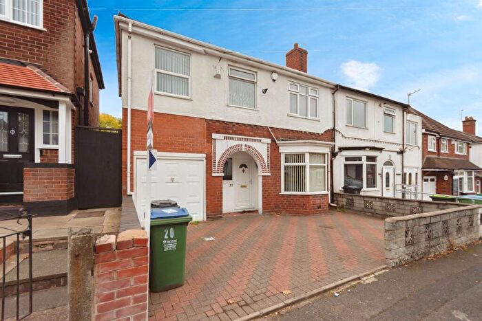 4 Bedroom Semi Detached House For Sale In Vicarage Street, Oldbury, B68