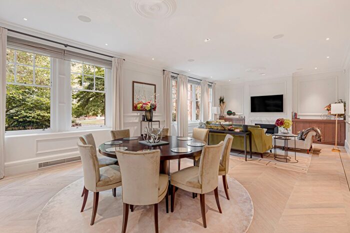 3 Bedroom Flat For Sale In South Street, Mayfair, London, United Kingdom, Mayfair, W1K