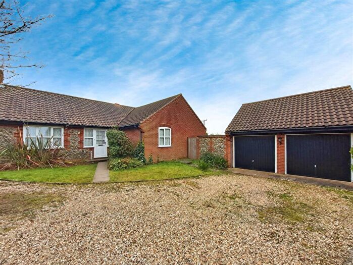 3 Bedroom Detached Bungalow For Sale In Ridgeway, Cromer, NR27