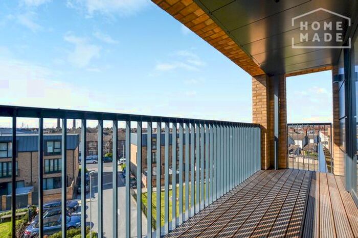 4 Bedroom Flat To Rent In Grafton Quarter, Croydon, CR0