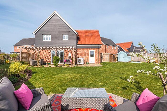 3 Bedroom Detached House For Sale In Modern Three Bedroom Detached Home In Ashill, IP25