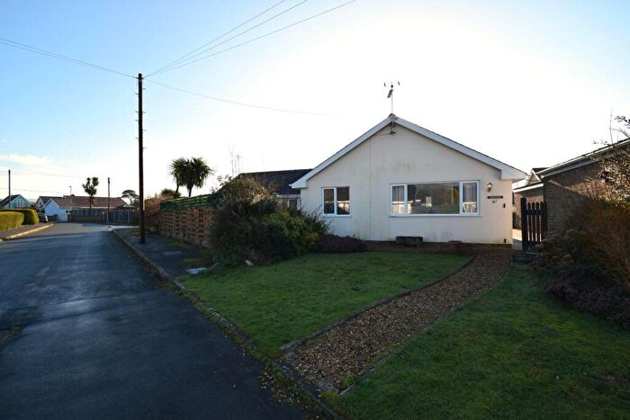 3 Bedroom Detached Bungalow For Sale In Cefn Y Gader, Morfa Bychan, LL49
