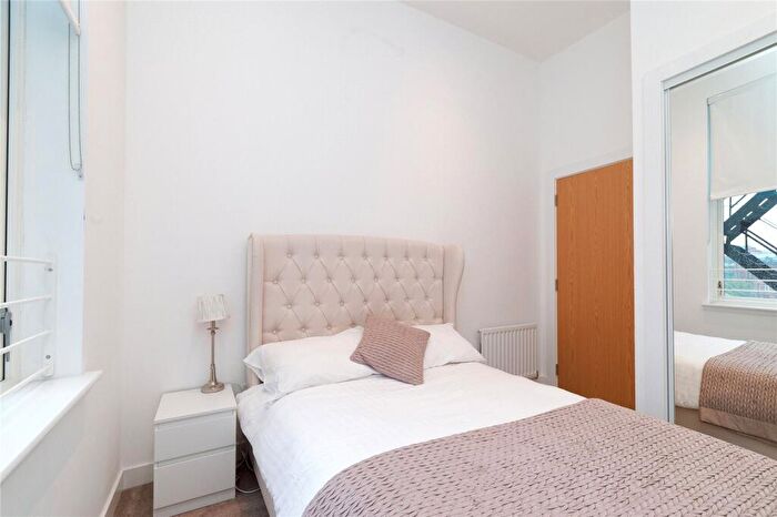 2 Bedroom Apartment To Rent In Lynedoch Terrace, Park, Glasgow, G3