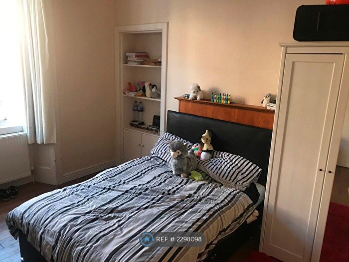 6 Bedroom End Of Terrace House To Rent In Queen Street, Stirling, FK8