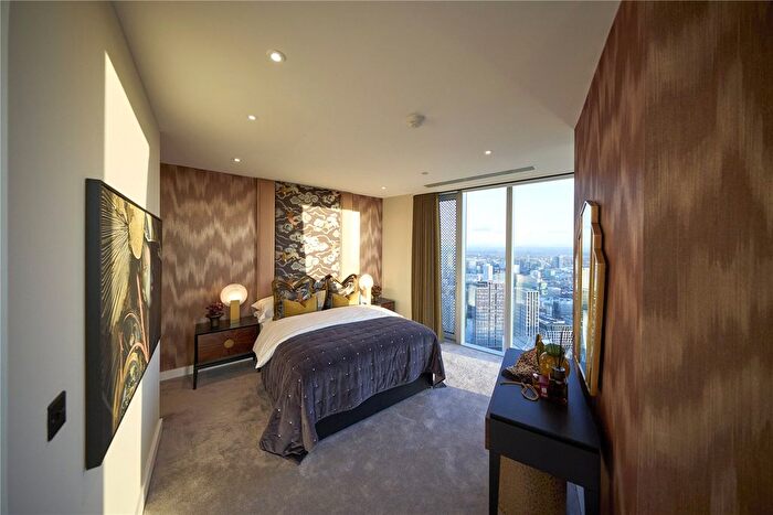 3 Bedroom Flat For Sale In The Balmoral, Vista River Gardens, Trinity Islands, Water Street, Manchester, M3