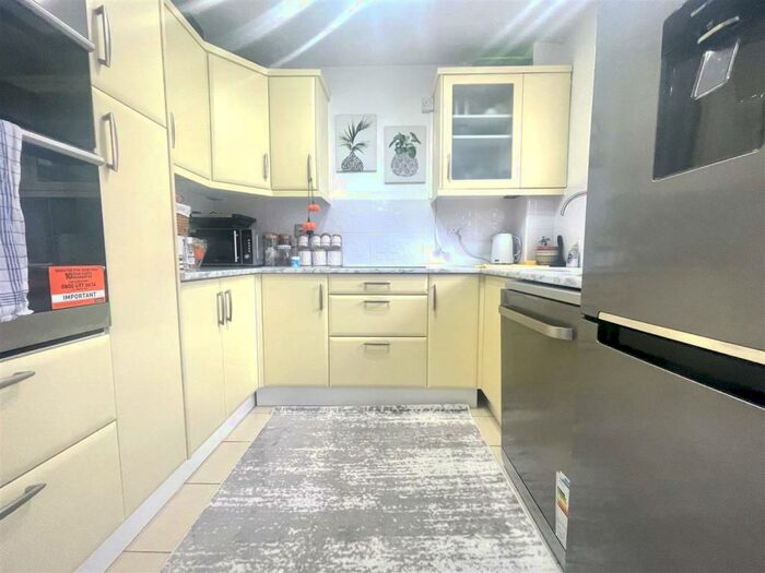 2 Bedroom Flat To Rent In Redwell Court, Eleanor Way, Waltham Cross, EN8