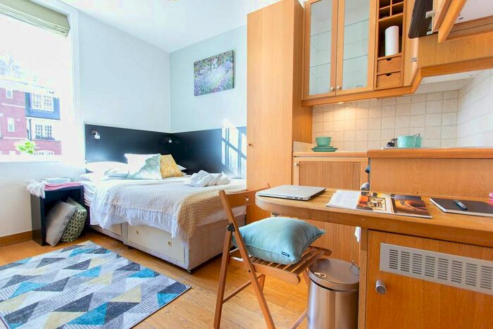 Studio To Rent In Cartwright Gardens, Bloomsbury, London, WC1H
