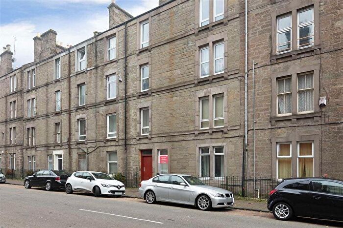 1 Bedroom Flat To Rent In Park Avenue, DD4