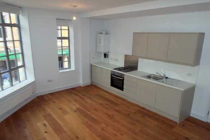 2 Bedroom Flat To Rent In East Street, Tonbridge, TN9
