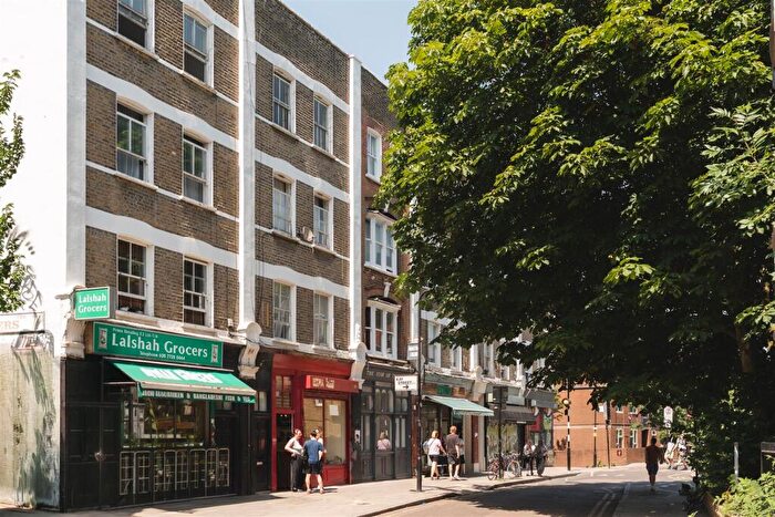 2 Bedroom Flat For Sale In Goldsmiths Row, Hackney, London, E2