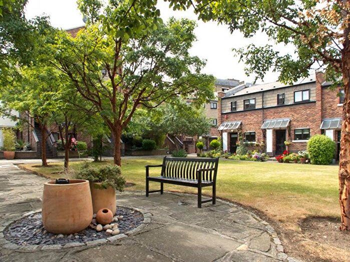 1 Bedroom Flat To Rent In Prospect Place, Wapping Wall, Wapping, E1W