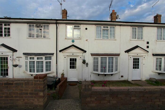 3 Bedroom Property To Rent In Staple Close, Milton Regis, Sittingbourne, ME10