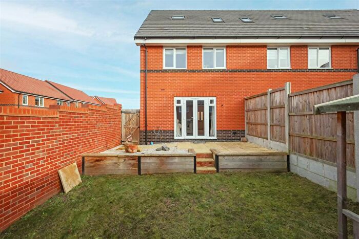 3 Bedroom End Of Terrace House For Sale In Kingfisher Road, Sprowston, NR7