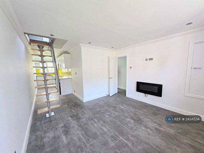 1 Bedroom Maisonette To Rent In Hempstead, Gillingham, ME7