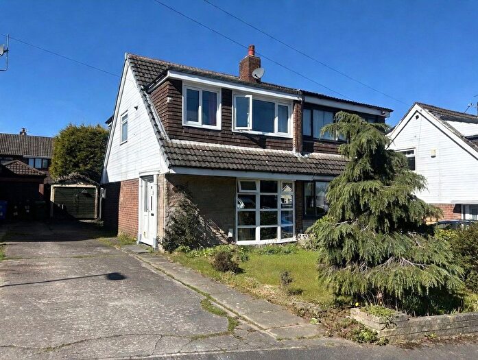 3 Bedroom Semi Detached House For Sale In Dawlish Avenue, Chadderton, Oldham, Greater Manchester, OL9