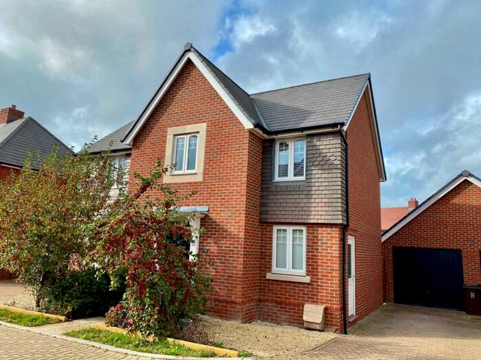 4 Bedroom Detached House To Rent In Erle Close, Kingsbrook, HP22