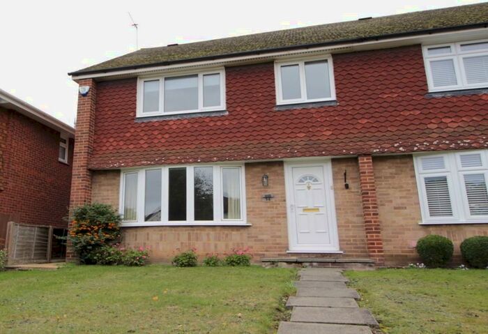 3 Bedroom Terraced House To Rent In Birchwood Avenue, Sidcup, DA14