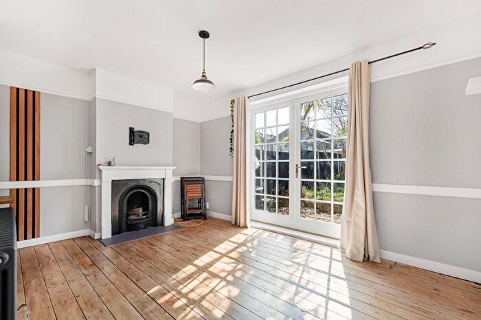 2 Bedroom House To Rent In Manchester Grove, Cubitt Town, E14