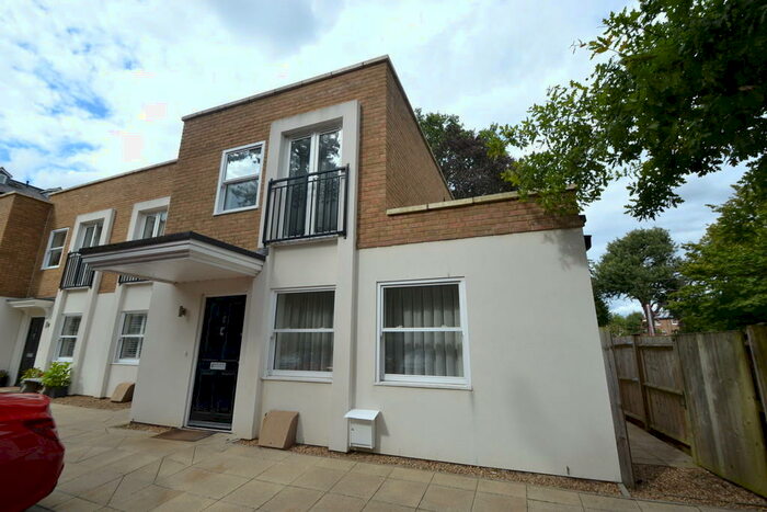 3 Bedroom End Of Terrace House To Rent In Langley Road, Surbiton, KT6