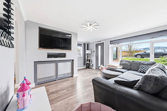 3 Bedroom Semi-Detached House For Sale In Cryalls Lane, Sittingbourne, ME10