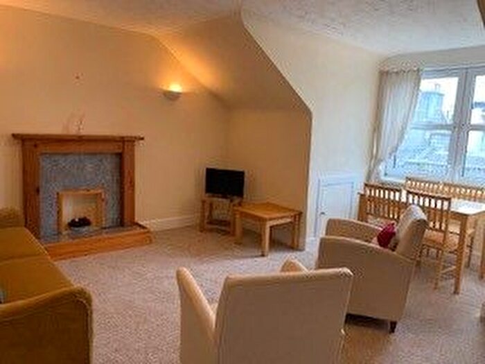 3 Bedroom Flat To Rent In King Street, City Centre, Aberdeen, AB24