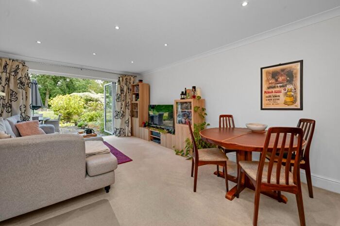 2 Bedroom Apartment For Sale In Ashley Road, Walton-on-Thames, Surrey, KT12
