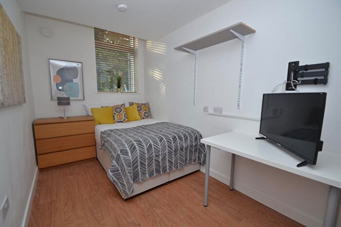 3 Bedroom Flat To Rent In Cogan Terrace, CF24