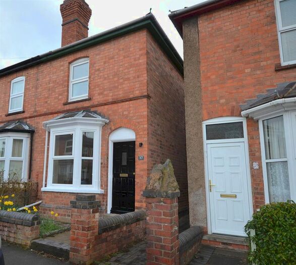 2 Bedroom End Of Terrace House To Rent In Redland Road, Malvern WR14