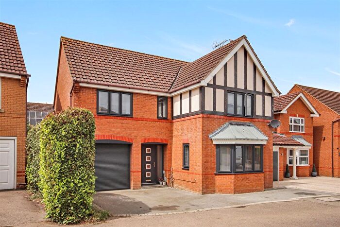 4 Bedroom Detached House For Sale In , Greenacre Drive, Rushden, NN10