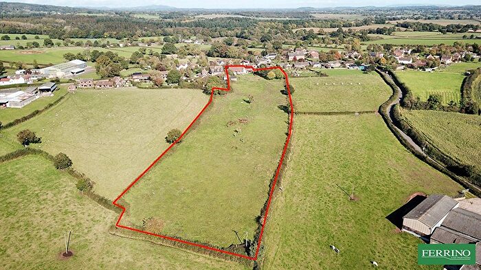 5 Bedroom Property For Sale In With Bed Annex, Northwood Green, Westbury-On-Severn, Gloucestershire., GL14