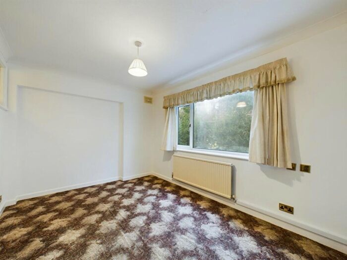 3 Bedroom Detached Bungalow For Sale In Bradstow Way, Broadstairs, CT10