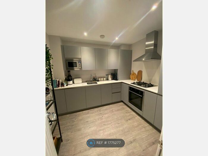 1 Bedroom Flat To Rent In Ravenscar Road, London, KT6
