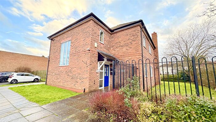 2 Bedroom Flat For Sale In Priory Gardens, Hall Green, B28