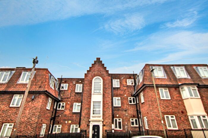 2 Bedroom Flat To Rent In Edward Grove, (), EN4