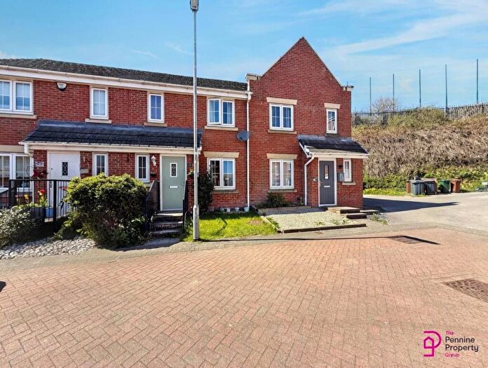 3 Bedroom Terraced House For Sale In Inchburn Crescent, Penistone, S36